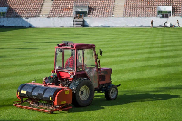 Professional deep cleaning of artificial turf